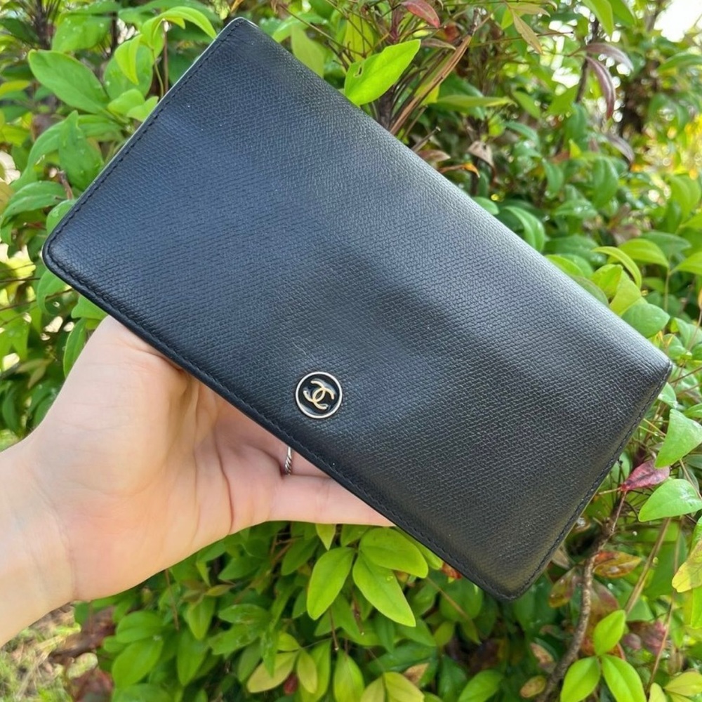CHANEL Black Leather Caviar Flap Wallet Monogram Bifold Vintage